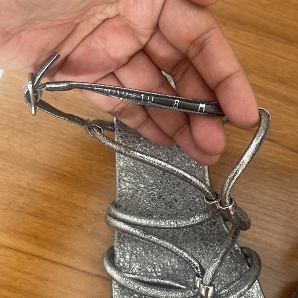 STUART WEITZMAN Nuts Strappy Metallic Wedge Sandal Size 8 msrp $365 - Picture 3 of 6